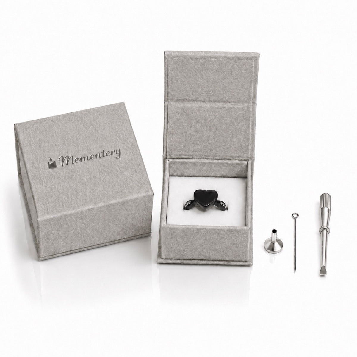Coffret Mementery avec Bague Cœur du Souvenir urne noir et kit de remplissage inclus