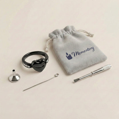 Coffret Mementery avec Bague Cœur du Souvenir urne noir et kit de remplissage inclus