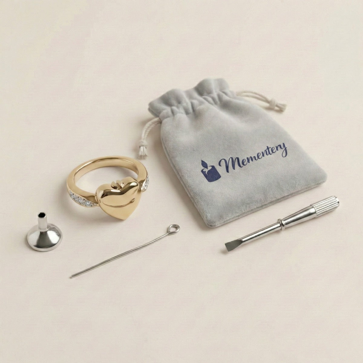 Coffret Mementery avec Bague Cœur du Souvenir urne doré et kit de remplissage inclus