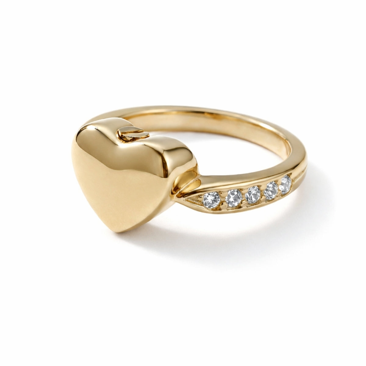 Vue 3/4 de la Bague Cœur du Souvenir urne doré avec design cœur et finition brillante