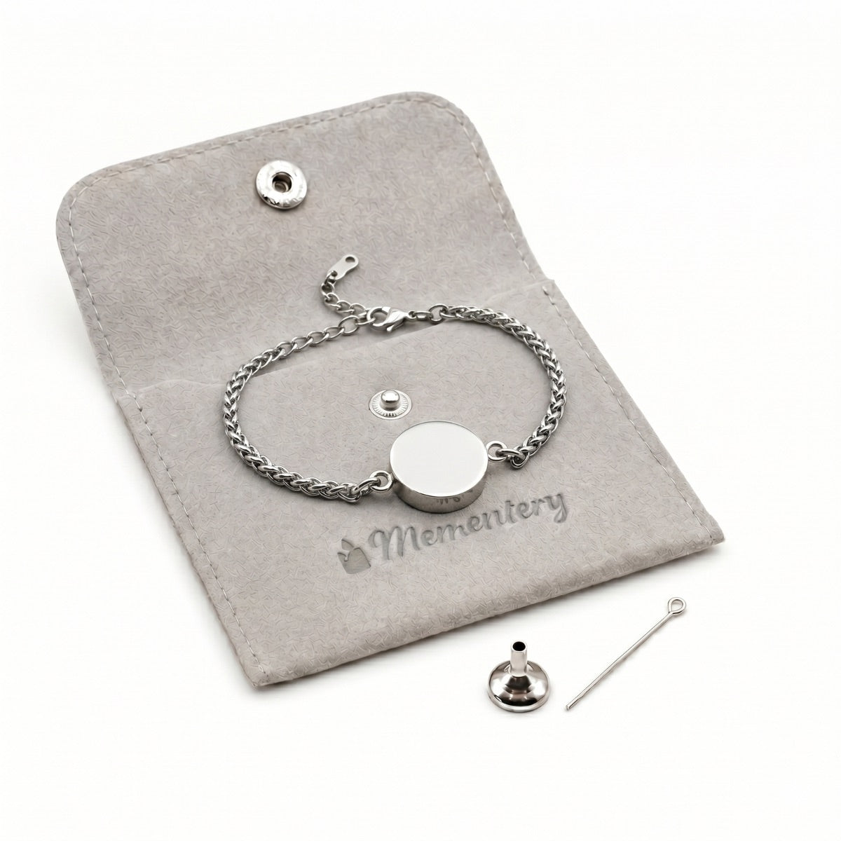 Coffret Mementery avec bracelet cercle argenté, pochon velours et kit de remplissage inclus