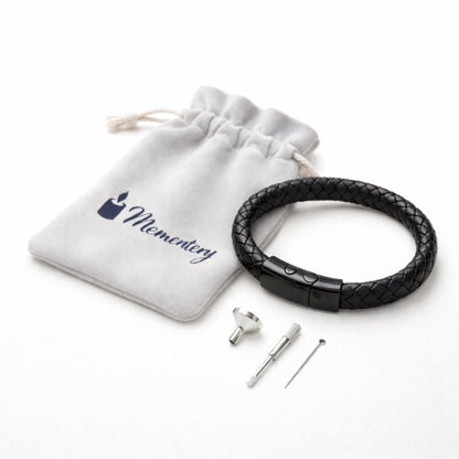 Coffret Mementery avec bracelet en cuir noir, pochon velours et kit de remplissage inclus