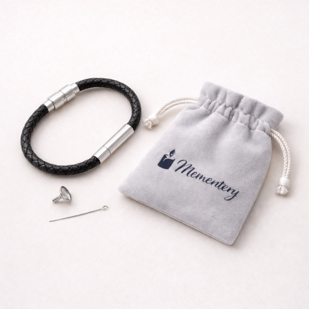 Coffret Mementery avec bracelet Présence argenté, pochon velours et kit de remplissage inclus