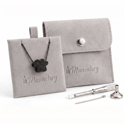 Coffret Mementery avec collier empreinte fidèle noir, pochon velours et kit de remplissage inclus