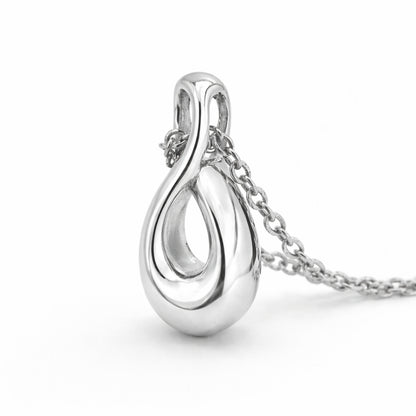 Vue 3/4 du collier Lien Éternel urne argenté avec design symbole infini et finition polie