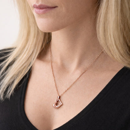 Pendentif cœur éternel urne rose au cou, bijou discret symbole de lien éternel