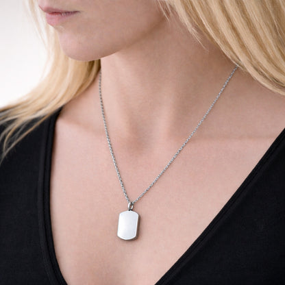 Pendentif Héritage urne argenté au cou, bijou discret symbole de souvenir intime
