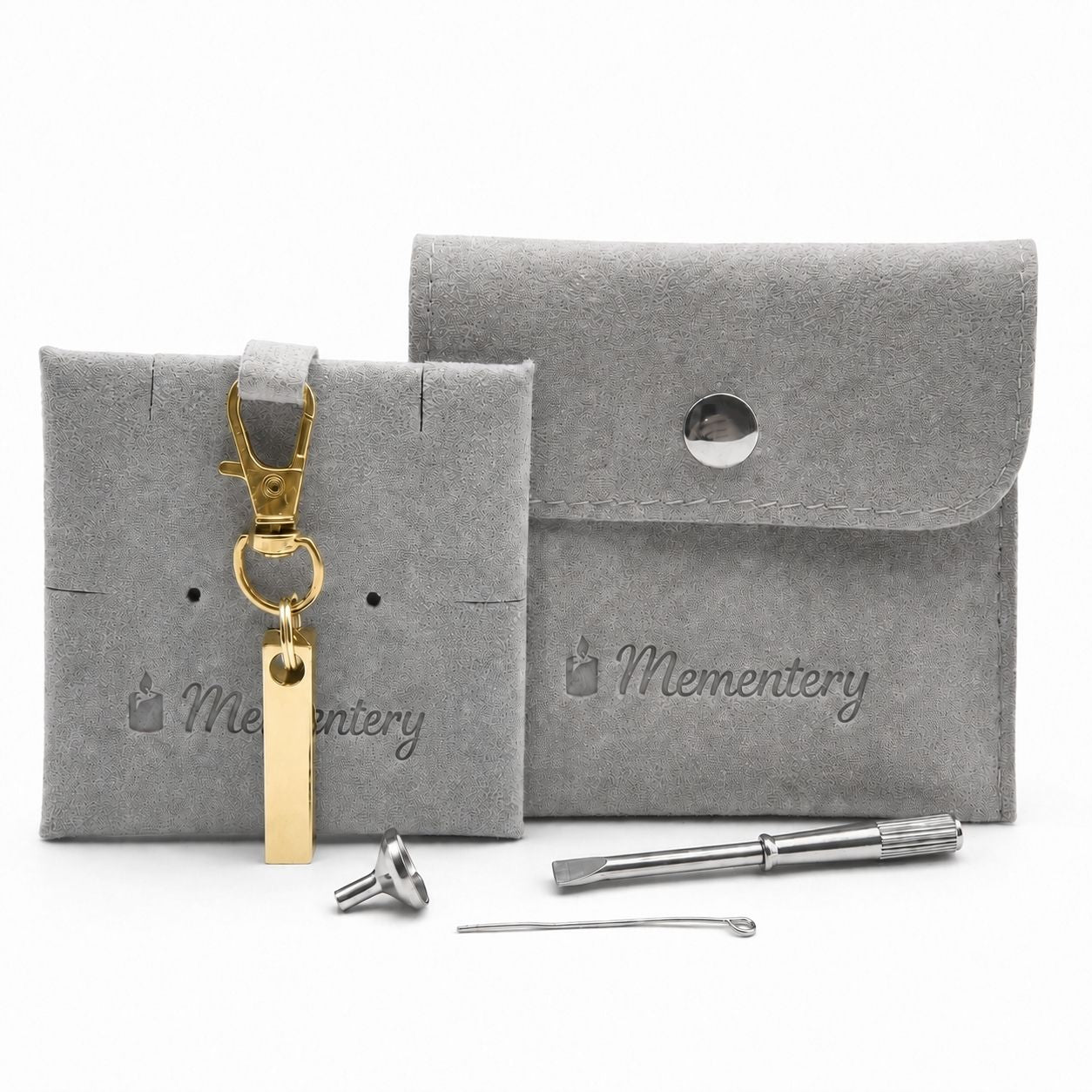 Porte-clés Écrin du Souvenir doré avec pochette Mementery et accessoires de remplissage inclus