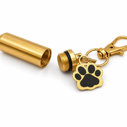 Détail du compartiment sécurisé du porte-clés Empreinte du Souvenir en acier inoxydable doré